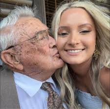 Haley Cheyenne Davis (@haley.brown.73113) • Facebook