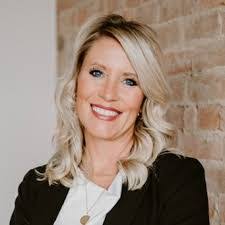 Sarah Deboer's Instagram, Twitter & Facebook