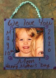 Frame mother day mother day day frame mother frame background decoration love happy decorative ornament symbol decor flower card mom ornate banner template text mothers day element greeting. Diy Hanging Picture Frame A Simple Mother S Day Craft For Kids Holidappy