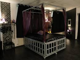 We have her performing in a taboo porn role you won't find anywhere else. Ausstattung Chambre Violette Bdsm Mietstudio Essen