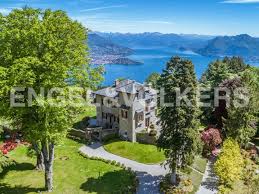 Rustico, villa, grundstueck und ferienhaus. Villa Mit Seeblick Auf Den Hugeln Von Stresa