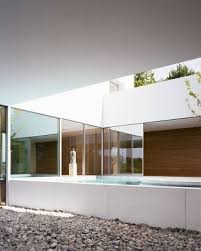 Aber ich finde immer die vierblättrigen kleeblätter in der wiese, lacht georg spreng. Wohnhaus Im Vorland Der Schwabischen Alb Bad Und Sanitar Wohnen Baunetz Wissen