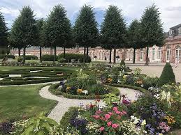 Built by prince archbishop wolf dietrich in 1606, the palace is most famous for its magnificent baroque gardens. Schwetzingen Schlossgarten Besuch Ab 28 April 2021 Mit Zeitbuchung Und Negativem Corona Test Moglich Metropolnews Info