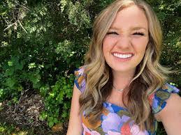 Anna Kidd's Instagram, Twitter & Facebook