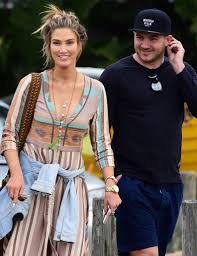 Contact delta goodrem on messenger. Getting Closer Delta Goodrem Steps Out With New Rugby Star Boyfriend Drew Mitchell 9celebrity
