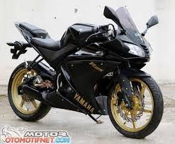 Modif mio j teen striping 50th anniversary wgp motoblast via motoblast.org. Modificorner Modifikasi Motor Berwarna Serba Hitam Mendongkrak Tampilan Jadi Lebih Garang Brosist Indoride Com