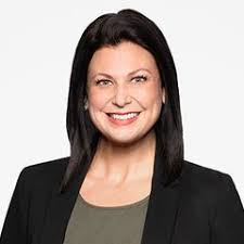 Kelly Cofer's Instagram, Twitter & Facebook