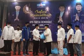 A lifetime learner in pursuit of a meaningful life. Emil Dardak Kumpulkan Pengurus Demokrat Wilayah Tapal Kuda Di Jember Ini Tujuannya Halaman All Kompas Com