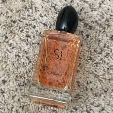 The difference lies in the volume of perfume oil. Giorgio Armani Si Eau De Parfum Spray Smells Depop