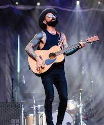 Dashboard confessional is an american rock band from florida. Reliving Dashboard Confessional S Emotional Stories Dujour