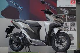 Mar 27, 2019 · sebelumnya, honda vario 150 hanya punya 4 warna, yaitu exclusive matte silver, exclusive matte red, exclusive matte black dan exclusive white. Beli Skutik Honda Ini Dapat Angpao Berlibur Ke Kuala Lumpur Dapurpacu Id