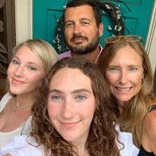 Peter Menge's Instagram, Twitter & Facebook