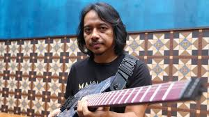 Suasana hari raya cover guitar instrument version. Sambut Hari Raya Nyepi Dewa Budjana Unggah Lagu Spesial Di Youtube Showbiz Liputan6 Com