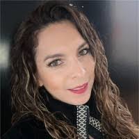 Leslie Ocampo's Instagram, Twitter & Facebook