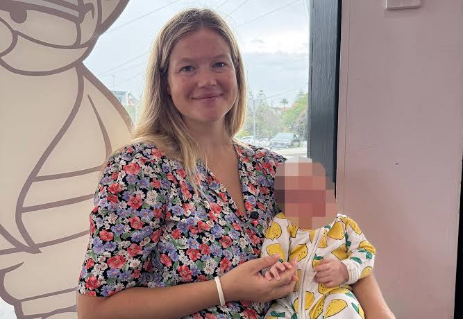 Sydney shark attack victim named as 35-year-old mother Leah Stewart | The  Independent