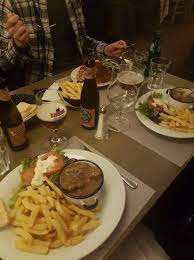 Hotel restaurant de la montagne noire. La Fameuse Brochette De Boeuf Photo De L Aile Et La Cuisse Westouter Tripadvisor