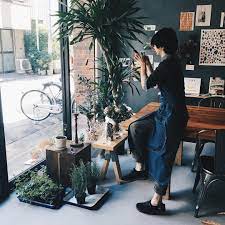 mao hsuanhui on instagram ネコ ラバー 体調が悪いのに 猫見たらすぐ餌を持って走って行っちゃった人 すごいネコに話しかける ふたりともかわいいなあ 老陳明明不舒服 一看到貓咪就馬上抓著飼料飛奔去 instagram posts instagram crosley turntable