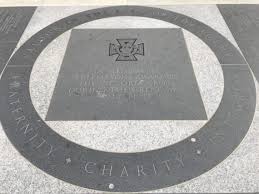 » (visita interiorem terrae rectificando invenies. A La Decouverte De La Franc Maconnerie Anglaise Au Freemason S Hall A Londres Mon Paris Joli
