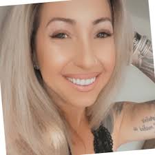 Brianna Chamberlain's Instagram, Twitter & Facebook