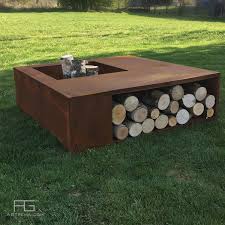 Brasero Design Avec Rangement Range Bois Pour Buches En Acier Corten Compŏsĭtus Artisanal Et Fabrique En Made Brasero Design Acier Corten Cheminee De Jardin