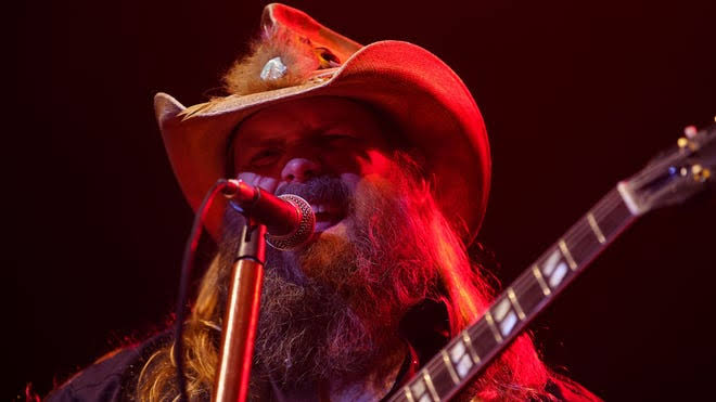 Chris Stapleton sings for Johnny Bench. 4 takeaways from Cincy show