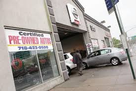 There are plenty of drivers looking for cheap and secure parking in central queens village. Auto Accident Kills Star Dealer S Wife Qns Com