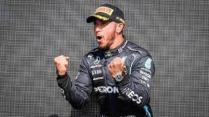 Lewis went on to live with his mother after his parents got separated while he was a toddler. Respektloses Verhalten Lewis Hamilton Zeigt Keine Reue Nach Crash N Tv De
