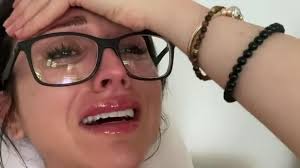 Kampf gegen Multiple Sklerose: Bianca Wallace weint im Netz