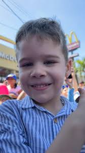 Logan feliz de ver y caminar otro año más junto a nuestra Divina  Pastora🙌🏻💙