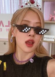 Ella Chau (ellachauhy)