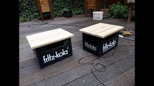 Einfach und günstig selber bauen der bierkastenpool abenteuer von theke selber bauen bierkästen photo. Diy Sitzgelegenheit Bierkasten Hocker Sitzmobel Getrankekisten Tisch Youtube