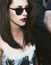 Leslie Reinhold's Instagram, Twitter & Facebook