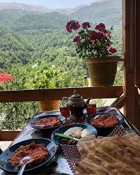 2 548 Likes 41 Comments ج قلان قوربان گیلان Jaghalana Ghorban On Instagram Iran Gilan جقلان جان شمی صبح بخیر بب Persian Food Food Table Settings