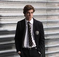 Imagen Descubierto Por Jb Descubre Y Guarda Tus Propias Imagenes Y Videos En We Heart It Baby Netflix Pretty Boys Beautiful Boys