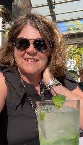 Tracey Weidner's Instagram, Twitter & Facebook