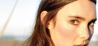 Indie-Folk Music Star Lisa Mitchell Gets Real With Glam Adelaide