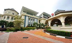 I suggest to try the dim sum buffet during weekend is a must!! Sime Darby Convention Centre Ask Venue