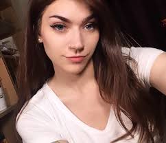 Heidi Crowell's Instagram, Twitter & Facebook