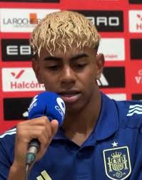 Lamine Yamal: My "Best defender I faced with is Ronald Araújo in training,  and for my opponent is Ferland Mendy, maybe.