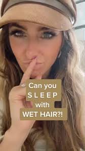 No one likes an itchy scalp! Solutions for night shower people! #hairtok  #hairtutorials #hairanswers #fyp #HavaianasLivreDeCliches