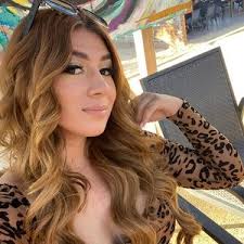 Casey Rivers (@caseyrivera69)