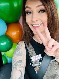 Shirley Cisneros's Instagram, Twitter & Facebook