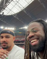 I dONe CRosSd SOMe PathS ThAt I wOuLd’Ve NEvER THoUGHt I sAw 🪖