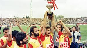 Erhan önal, 3 eylül 1957 tarihinde doğdu.erhan önal, yedi yaşında ailesiyle birlikte türkiye'den almanya'ya gitti. Aqhgiyydzipflm