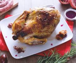Portate a cottura la faraona al forno, poi mettete la teglia sul fuoco, aggiungete un po' d'acqua e ricavate una salsa. Ricette Faraona Al Forno Le Ricette Di Giallozafferano