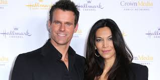 Hallmark S New Home And Family Host Cameron Mathison Has A Surprising Past In Entertainment With Images Cameron Mathison