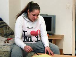 ︎ eine kindeswohlgefährdung liegt vor, wenn eltern oder dritte dem kind körperlichen, geistigen oder seelischen schaden zufügen oder dies zulassen. Drama Bei Frauentausch Jugendamt Holt Kinder Ab Intouch