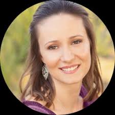 Mariel Diaz, LCSW. Therapist in California