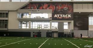 Ranking The Top 25 Facilities In College Football For 2018 Indoor practice facility (the bubble) at frank denius fields.