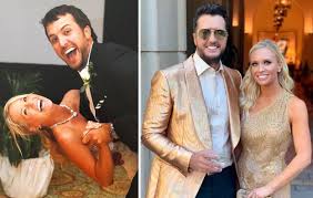 Luke bryan's wife, caroline, has been sporting some new bling. Throwback Luke Bryan S Wife Caroline Dishes On Early Days Of Marriage